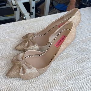 Betsey Johnson size 10 heels lightly used
